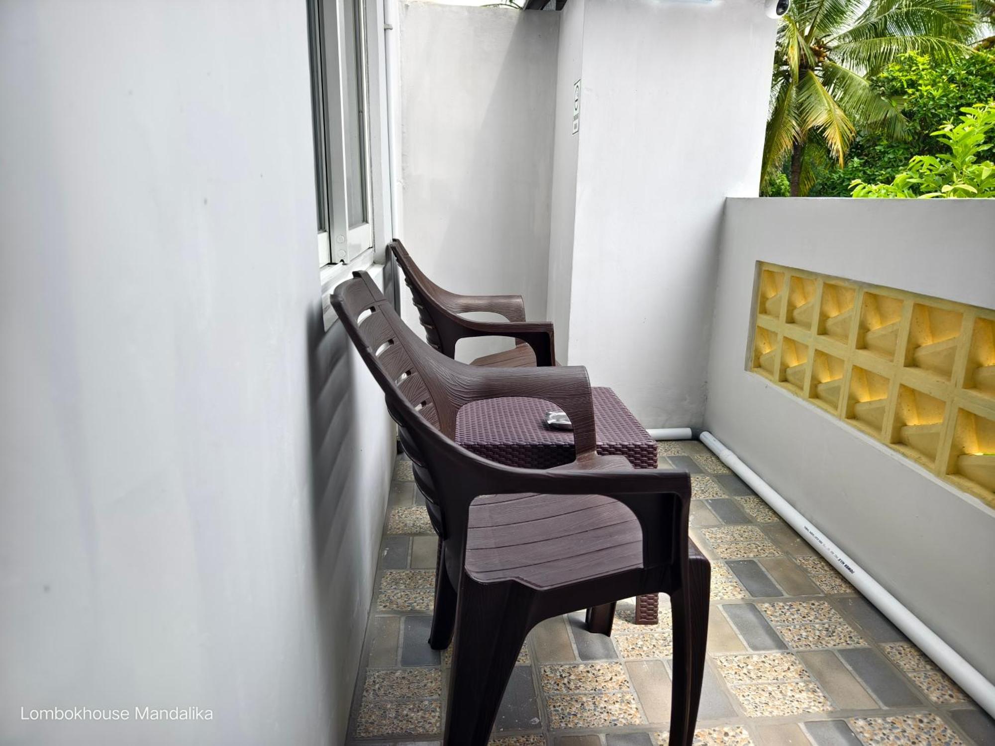 Lombokhouse Mandalika Hotel Kuta  Exterior photo