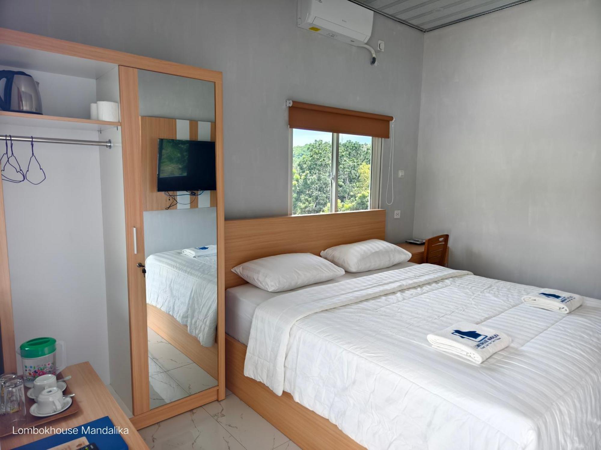 Lombokhouse Mandalika Hotel Kuta  Exterior photo